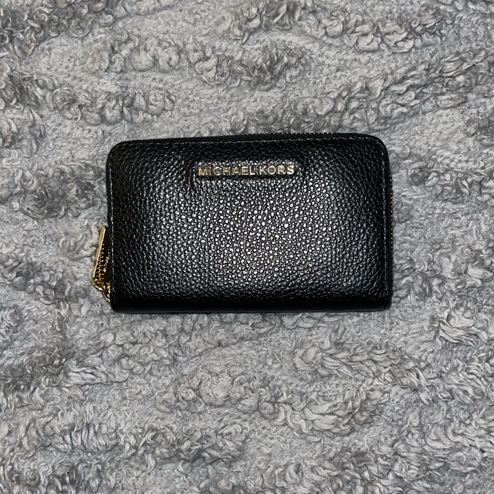 Michael Kors Logo Jet Set Small Zip Around Card Case